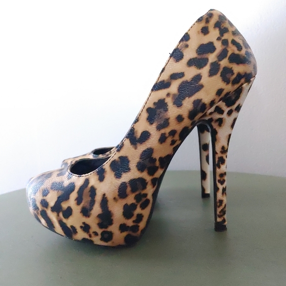 Charlotte Russe | Leopard print platform high heel pumps - Picture 2 of 11